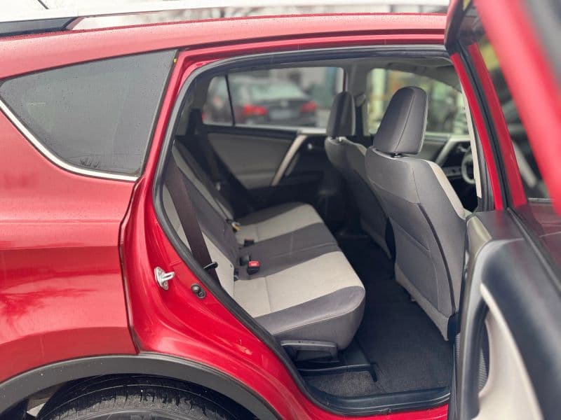 2014 Toyota RAV4 XLE Sport Utility 4D - image 14