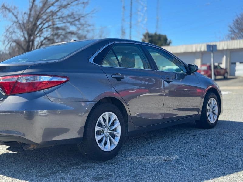 2016 Toyota Camry LE Sedan 4D - image 7
