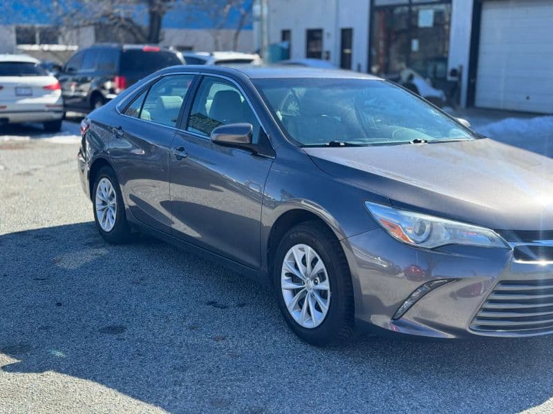 2016 Toyota Camry LE Sedan 4D - image 2