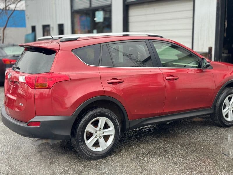 2014 Toyota RAV4 XLE Sport Utility 4D - image 5