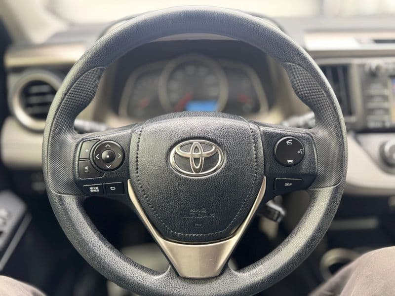 2014 Toyota RAV4 XLE Sport Utility 4D - image 22