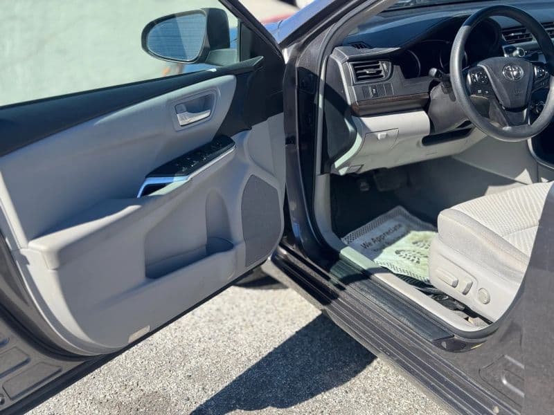2016 Toyota Camry LE Sedan 4D - image 9
