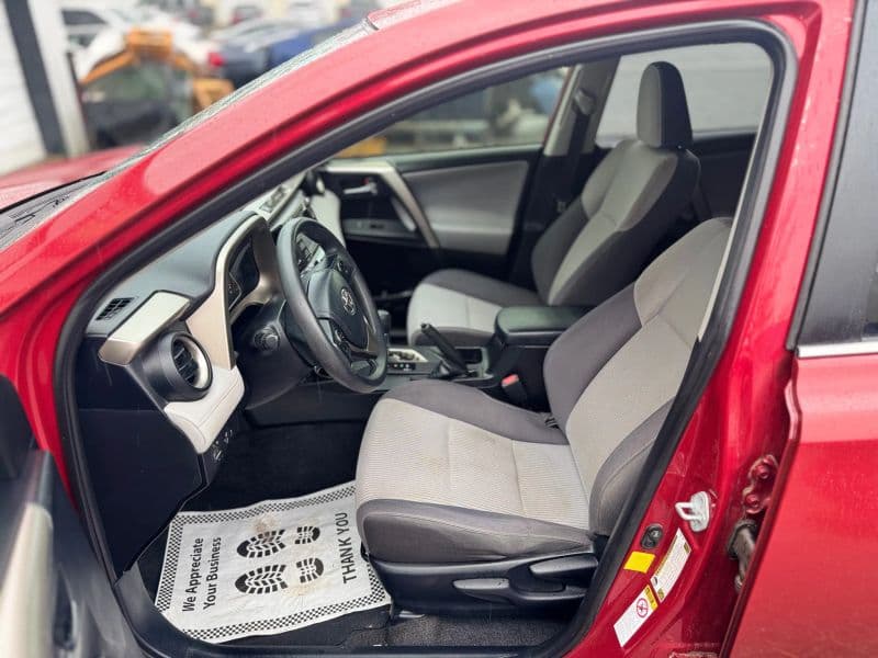 2014 Toyota RAV4 XLE Sport Utility 4D - image 9