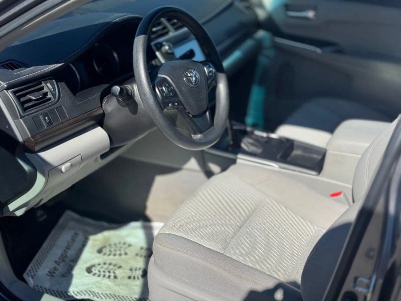 2016 Toyota Camry LE Sedan 4D - image 10