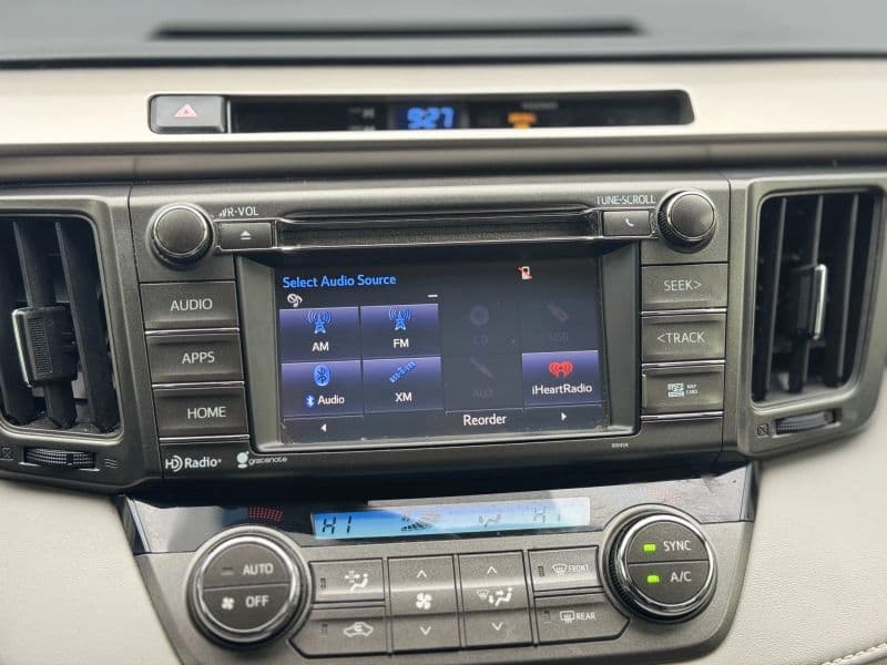 2014 Toyota RAV4 XLE Sport Utility 4D - image 19