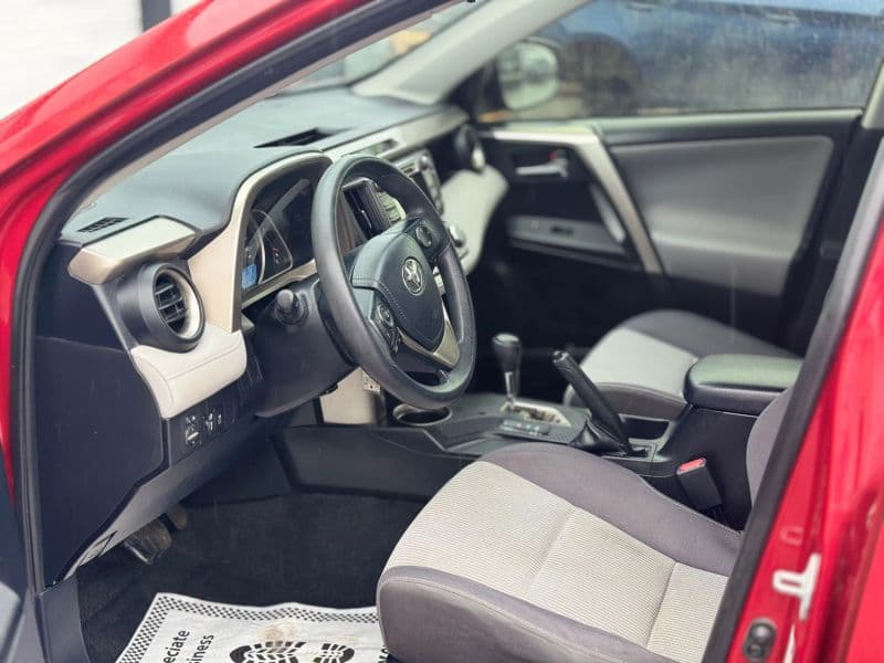 2014 Toyota RAV4 XLE Sport Utility 4D - image 8