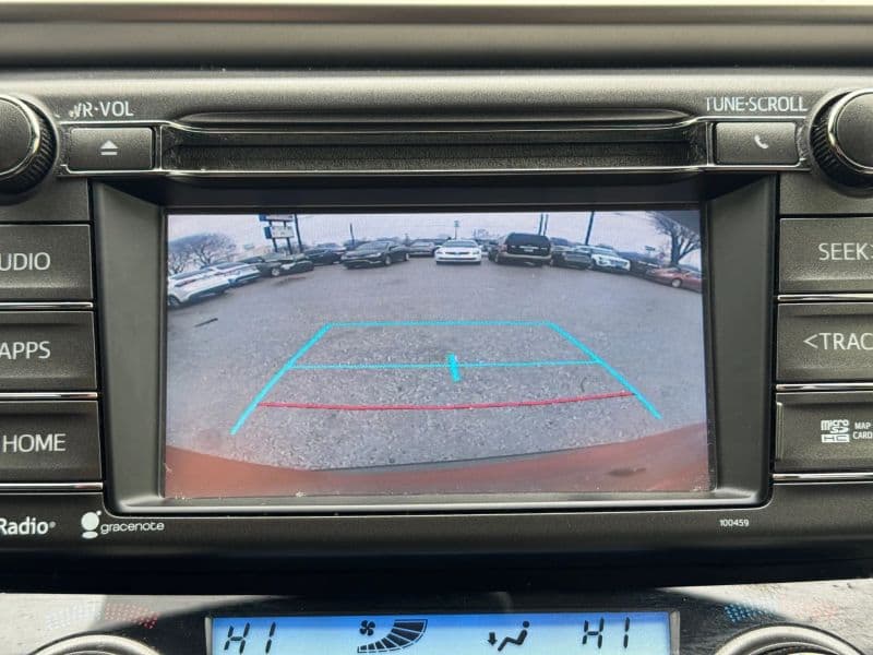 2014 Toyota RAV4 XLE Sport Utility 4D - image 20