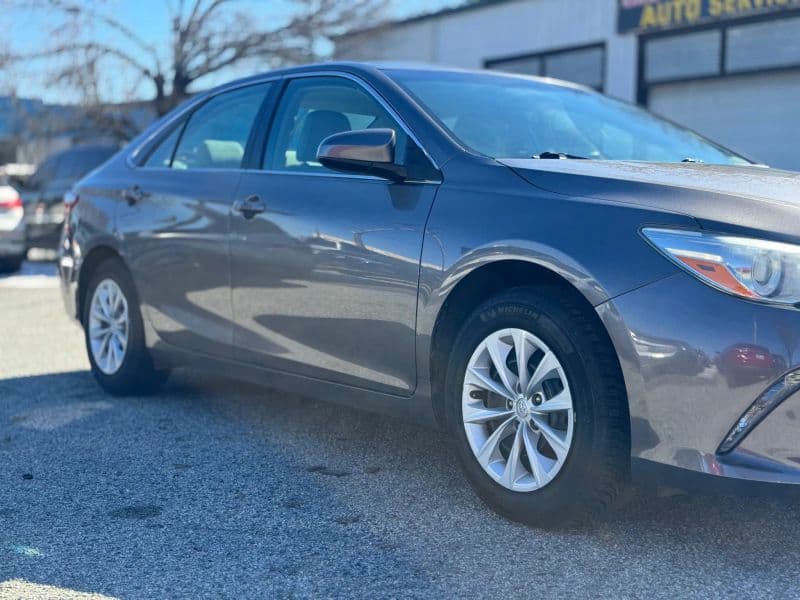 2016 Toyota Camry LE Sedan 4D - image 5