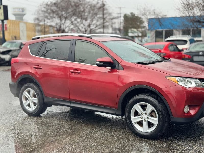 2014 Toyota RAV4 XLE Sport Utility 4D - image 3