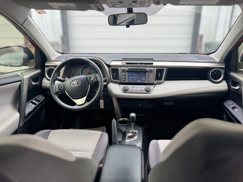 2014 Toyota RAV4 XLE Sport Utility 4D - image 17