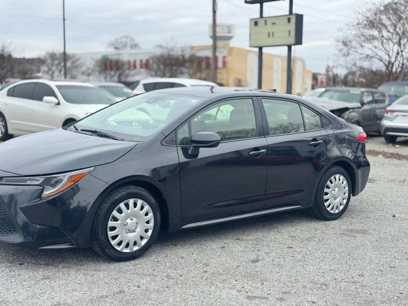 2020 Toyota Corolla LE Sedan 4D - image 3