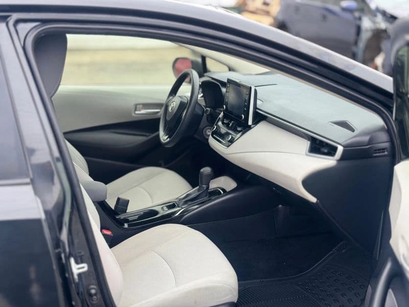 2020 Toyota Corolla LE Sedan 4D - image 15