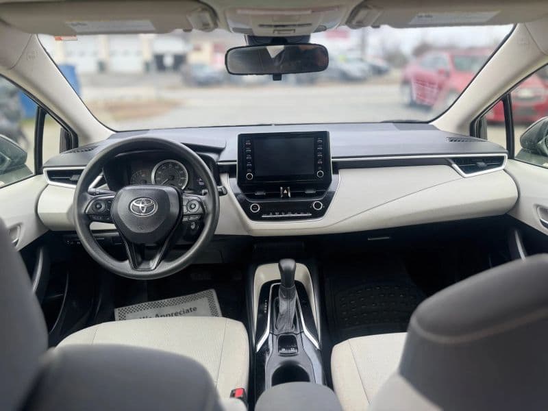 2020 Toyota Corolla LE Sedan 4D - image 17