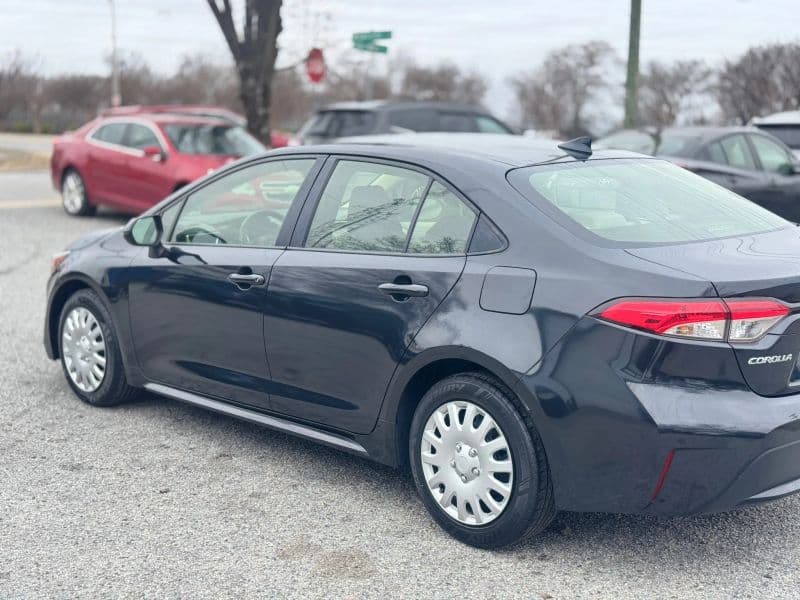 2020 Toyota Corolla LE Sedan 4D - image 6