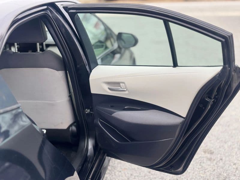 2020 Toyota Corolla LE Sedan 4D - image 11