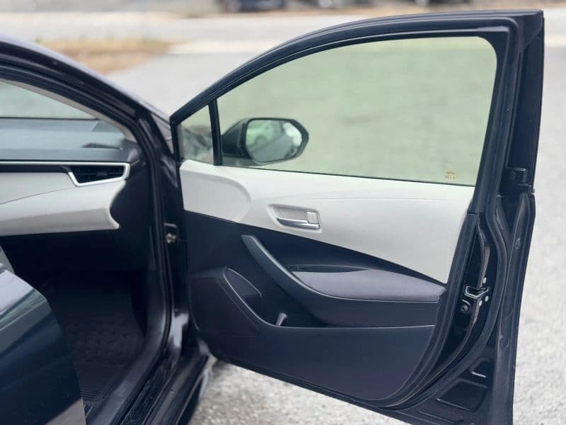 2020 Toyota Corolla LE Sedan 4D - image 14
