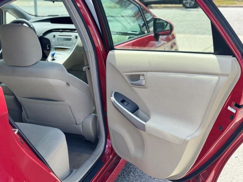 2011 Toyota Prius One Hatchback 4D - image 12