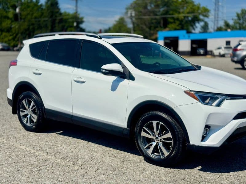 2017 Toyota RAV4 XLE Sport Utility 4D - image 6