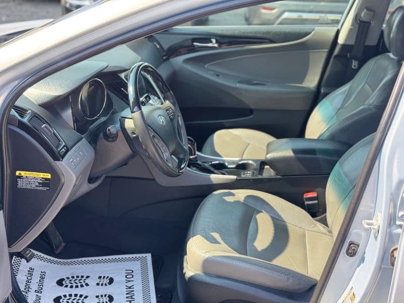 2013 Hyundai Sonata Limited Sedan 4D - image 8