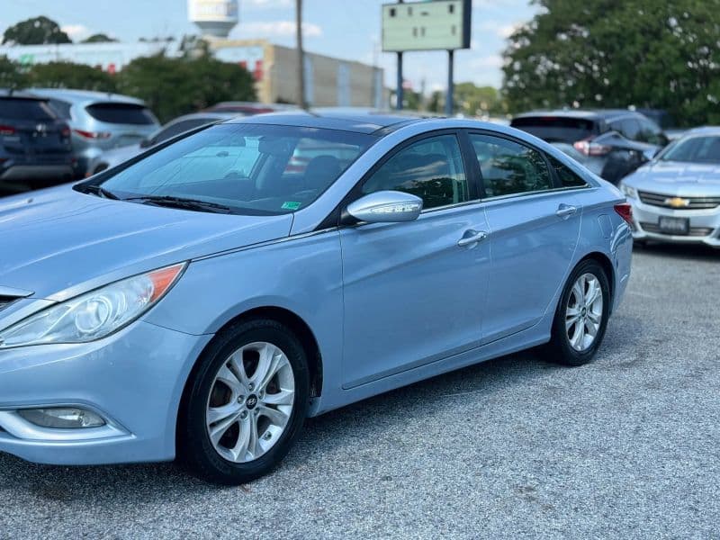 2013 Hyundai Sonata Limited Sedan 4D - image 2