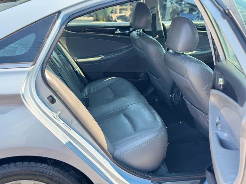 2013 Hyundai Sonata Limited Sedan 4D - image 12