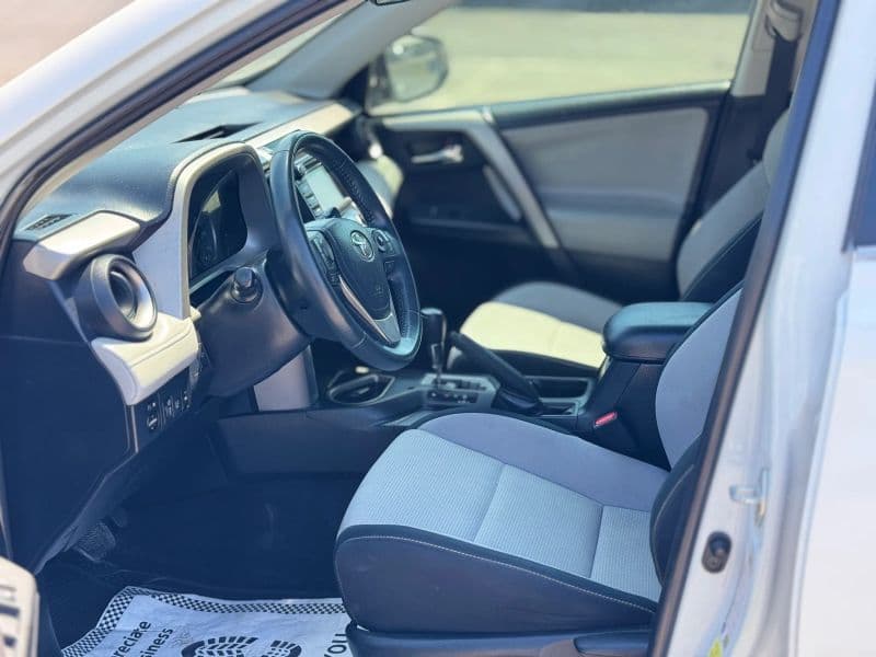 2017 Toyota RAV4 XLE Sport Utility 4D - image 8