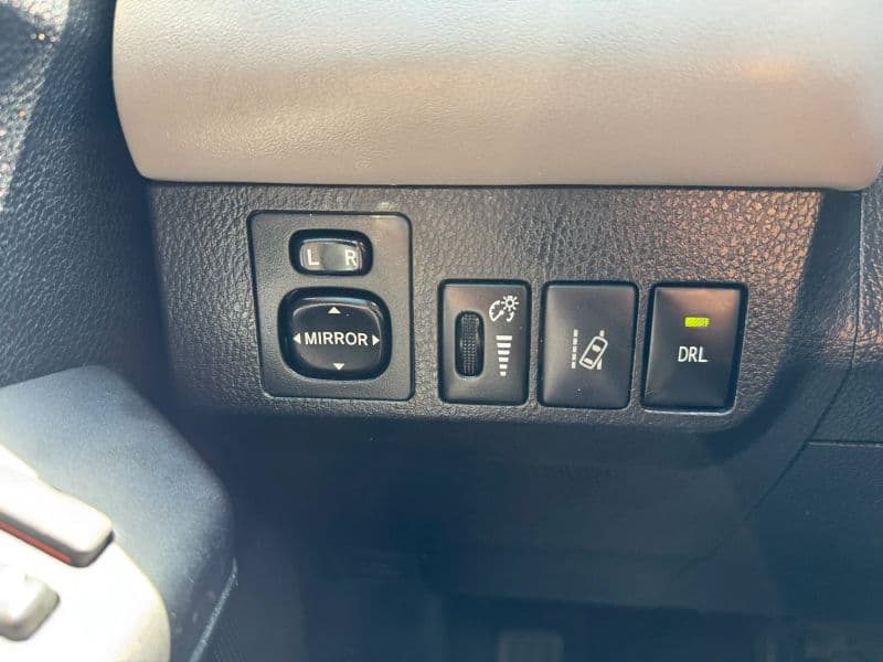 2017 Toyota RAV4 XLE Sport Utility 4D - image 21