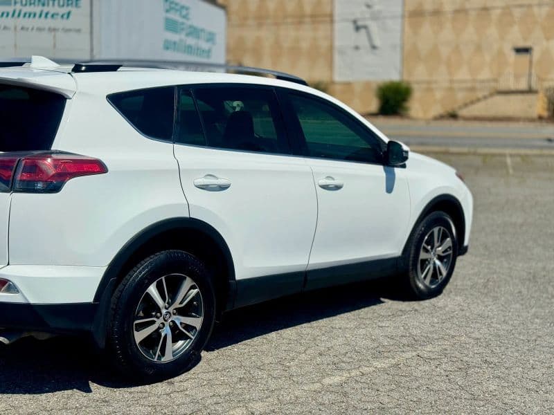 2017 Toyota RAV4 XLE Sport Utility 4D - image 5