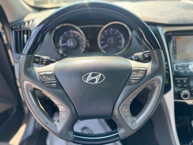 2013 Hyundai Sonata Limited Sedan 4D - image 18