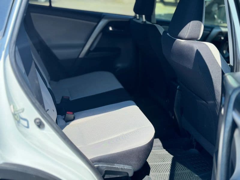 2017 Toyota RAV4 XLE Sport Utility 4D - image 14