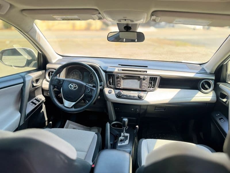 2017 Toyota RAV4 XLE Sport Utility 4D - image 17