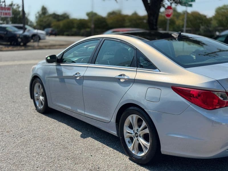2013 Hyundai Sonata Limited Sedan 4D - image 5
