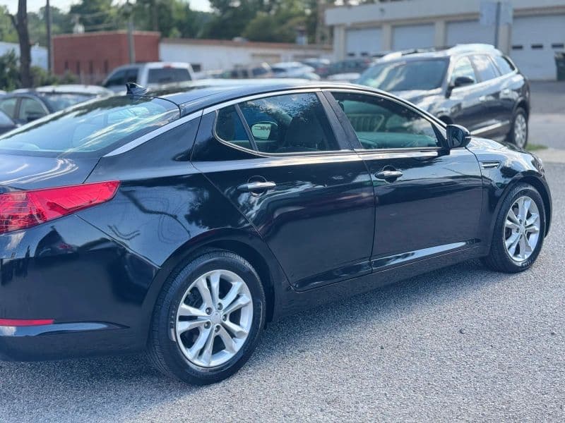 2012 Kia Optima LX Sedan 4D - image 4
