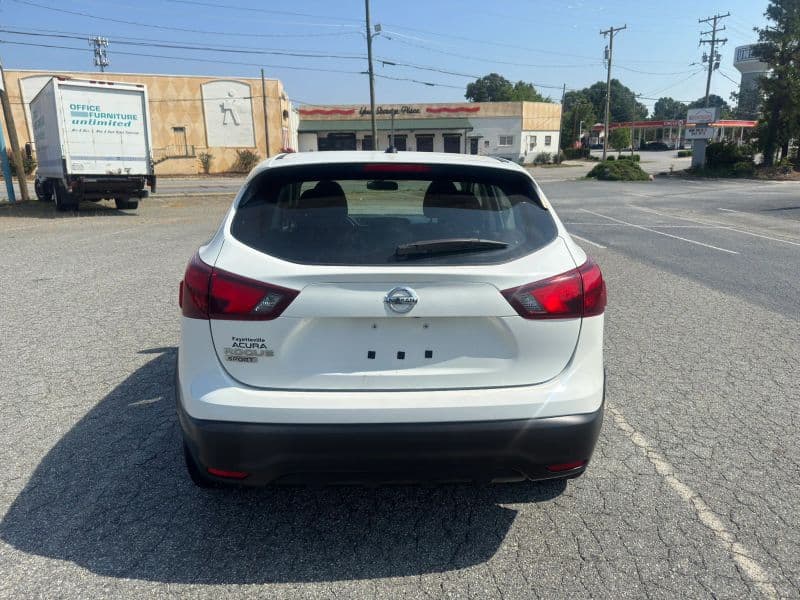 2018 Nissan Rogue Sport S (2018.5) Sport Utility 4D - image 4