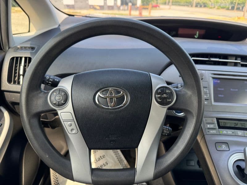 2013 Toyota Prius Two Hatchback 4D - image 21