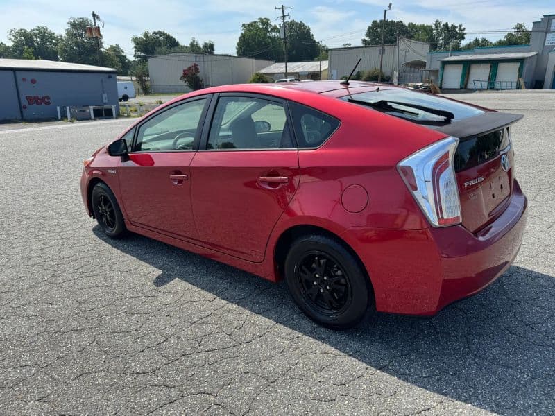 2013 Toyota Prius Two Hatchback 4D - image 4