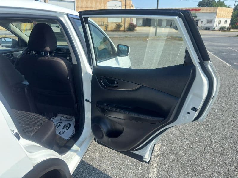 2018 Nissan Rogue Sport S (2018.5) Sport Utility 4D - image 12
