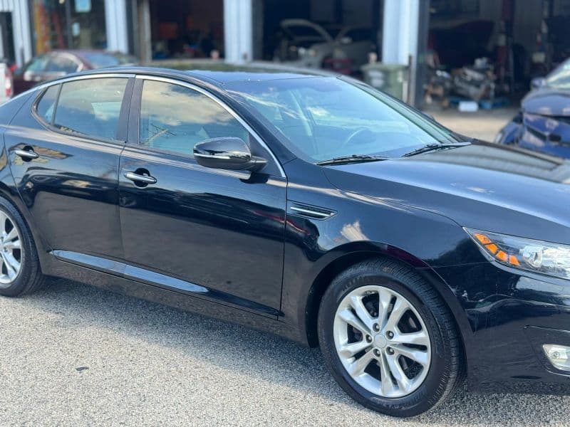 2012 Kia Optima LX Sedan 4D - image 3
