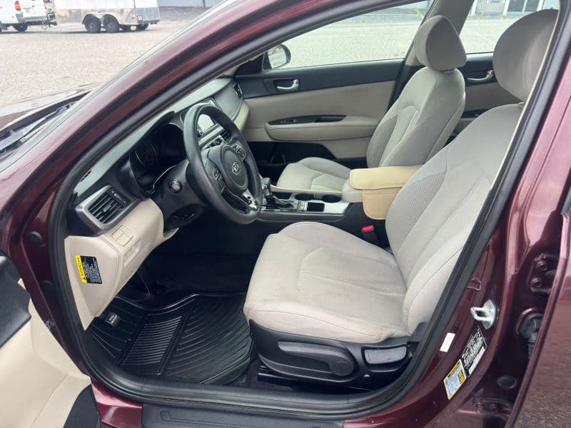 2016 Kia Optima LX Sedan 4D - image 8