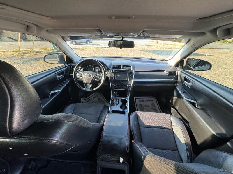2016 Toyota Camry SE Sedan 4D - image 19