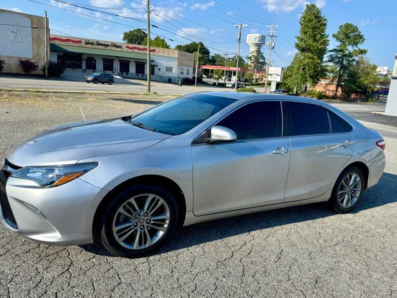 2016 Toyota Camry SE Sedan 4D - image 6