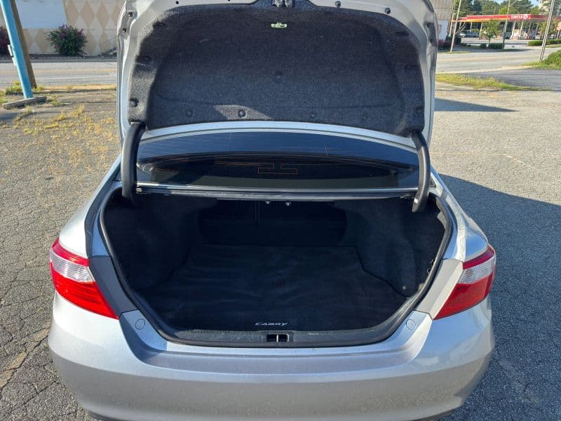 2016 Toyota Camry SE Sedan 4D - image 11