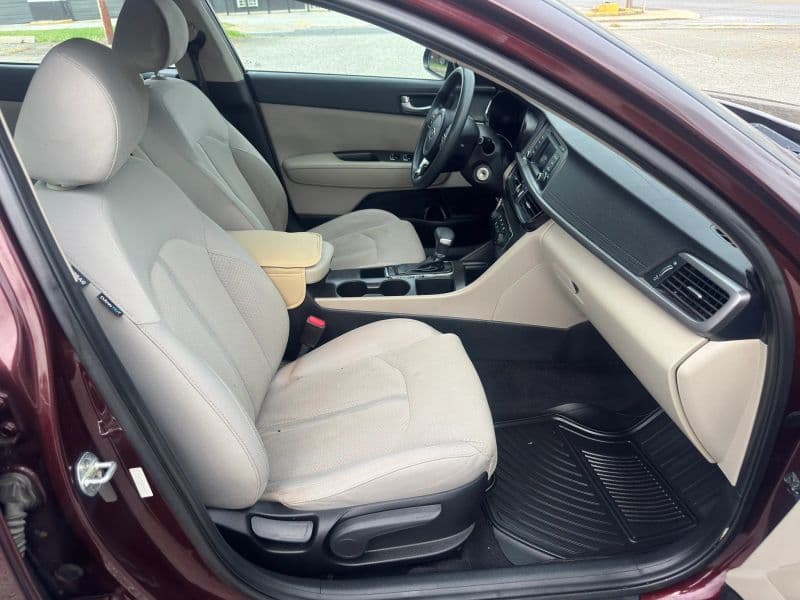 2016 Kia Optima LX Sedan 4D - image 15
