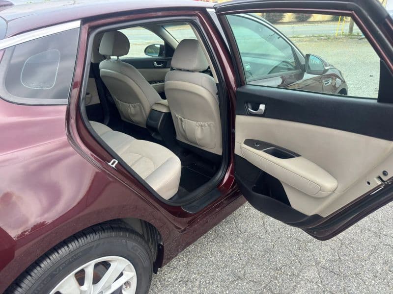 2016 Kia Optima LX Sedan 4D - image 12