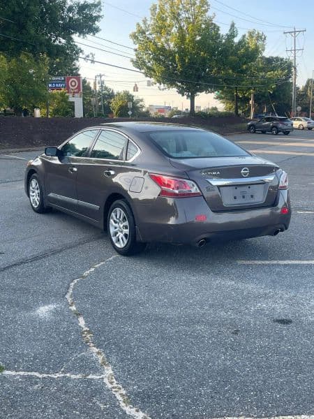 2015 Nissan Altima 2.5 S Sedan 4D - image 4