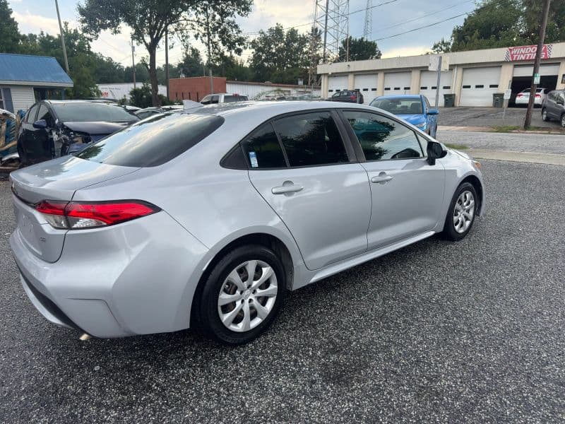 2020 Toyota Corolla LE Sedan 4D - image 5