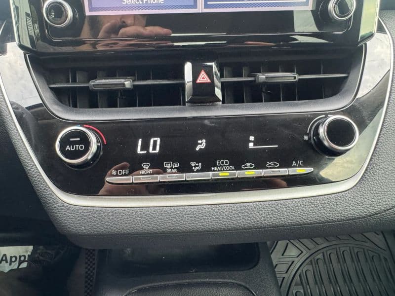 2020 Toyota Corolla LE Sedan 4D - image 16
