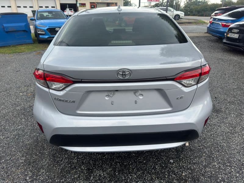 2020 Toyota Corolla LE Sedan 4D - image 4