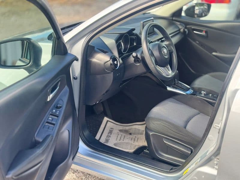 2018 Toyota Yaris iA Sedan 4D - image 7