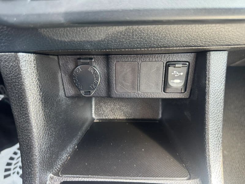 2016 Toyota Corolla LE Sedan 4D - image 17